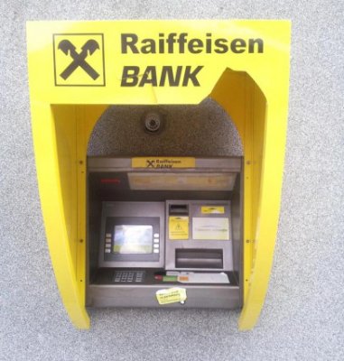 Bancomatul Raiffeisen din Kilometrul 5 te lasă fără bani